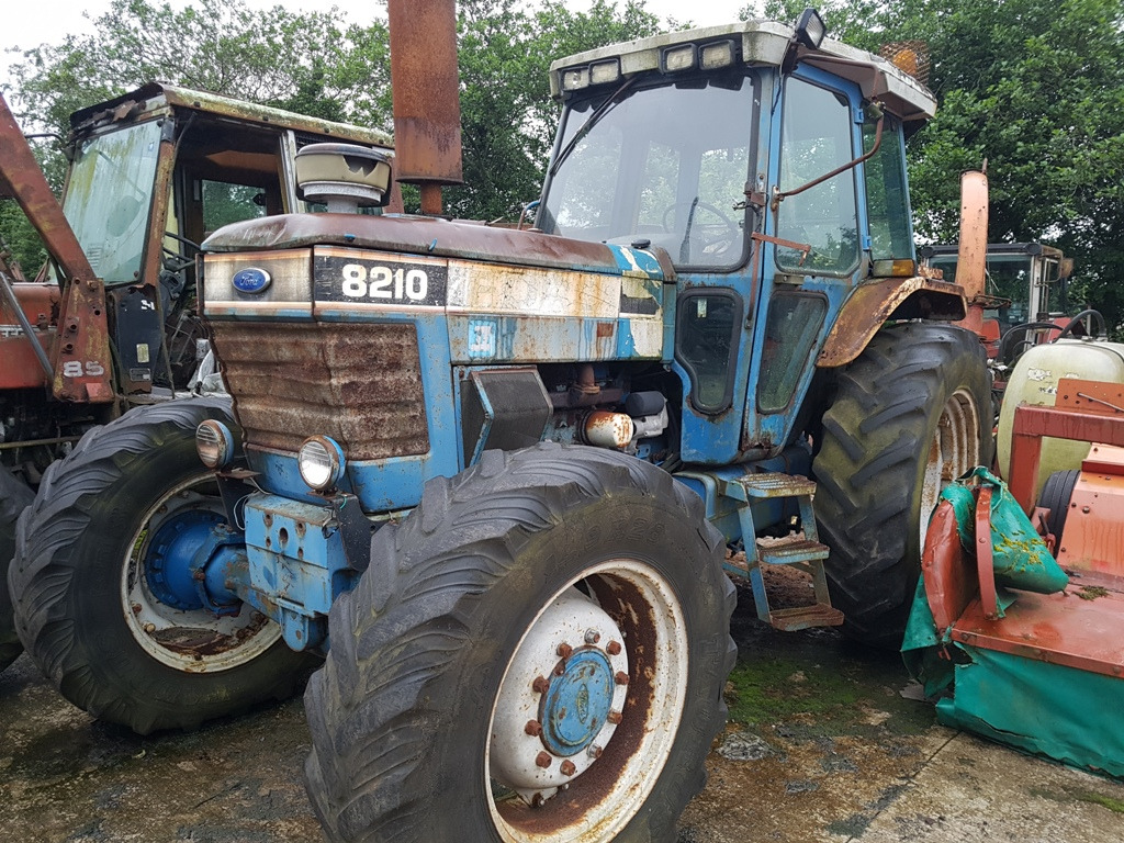Ford 8210 - Farm tractor: picture 3 Ford 8210 - Farm tractor: picture 3