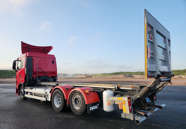 Iveco S-Way 6x2 LNG - Cab chassis truck: picture 3 Iveco S-Way 6x2 LNG - Cab chassis truck: picture 3
