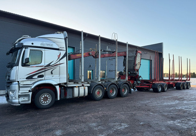 Mercedes-BenzArocs - Timber truck: picture 2 Mercedes-BenzArocs - Timber truck: picture 2