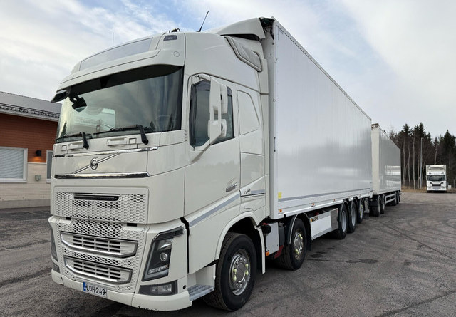 Volvo FH16 750 10x4 - Box truck: picture 1 Volvo FH16 750 10x4 - Box truck: picture 1