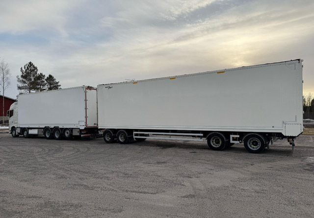 Volvo FH16 750 10x4 - Box truck: picture 4 Volvo FH16 750 10x4 - Box truck: picture 4