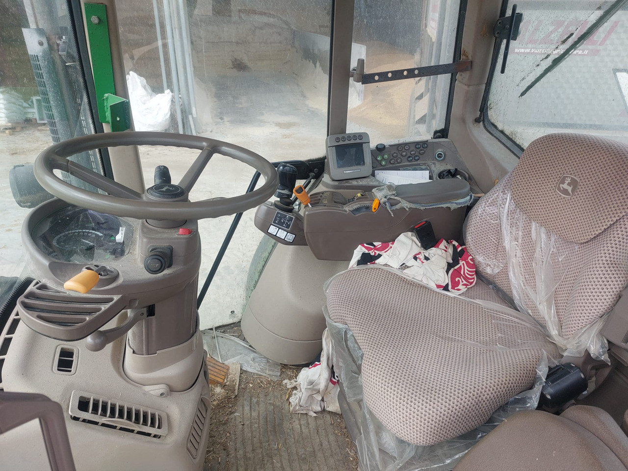 JOHN DEERE 7530 - Farm tractor: picture 5 JOHN DEERE 7530 - Farm tractor: picture 5