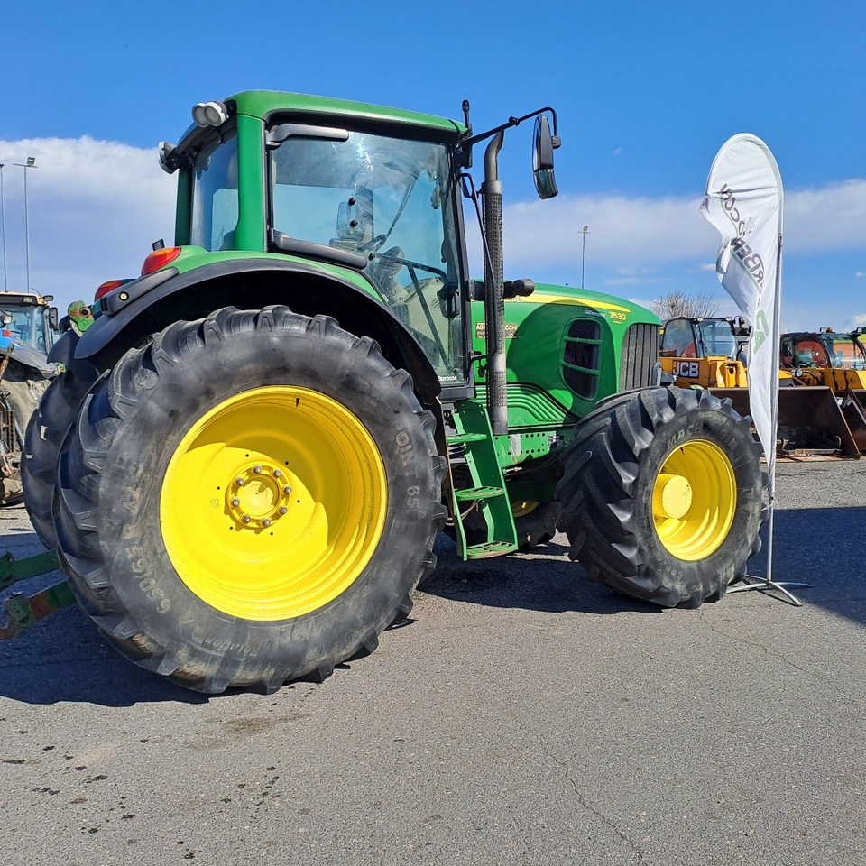 JOHN DEERE 7530 PREMIUM - Farm tractor: picture 2 JOHN DEERE 7530 PREMIUM - Farm tractor: picture 2