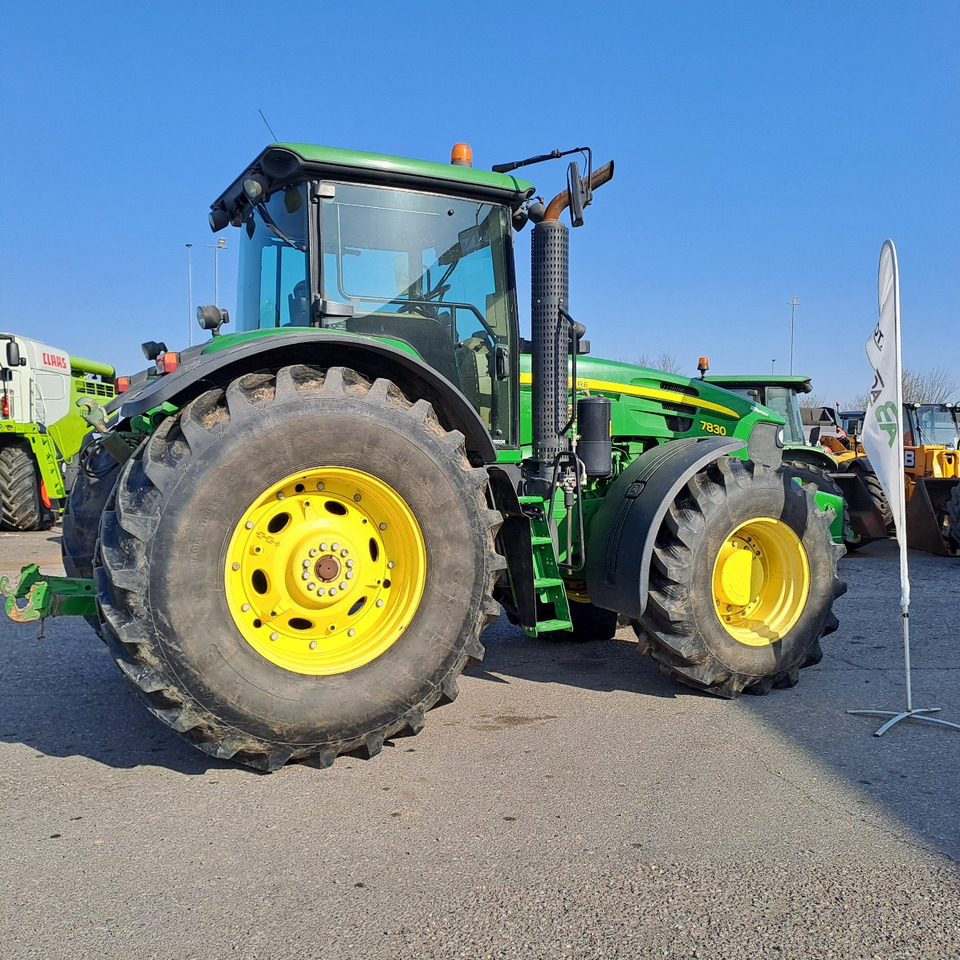 JOHN DEERE 7830 - Farm tractor: picture 3 JOHN DEERE 7830 - Farm tractor: picture 3