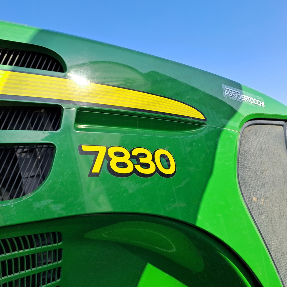 JOHN DEERE 7830 - Farm tractor: picture 4 JOHN DEERE 7830 - Farm tractor: picture 4