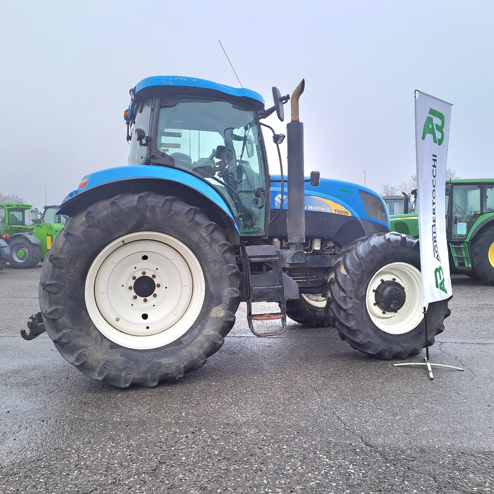 NEW HOLLAND T6090 - Farm tractor: picture 3 NEW HOLLAND T6090 - Farm tractor: picture 3