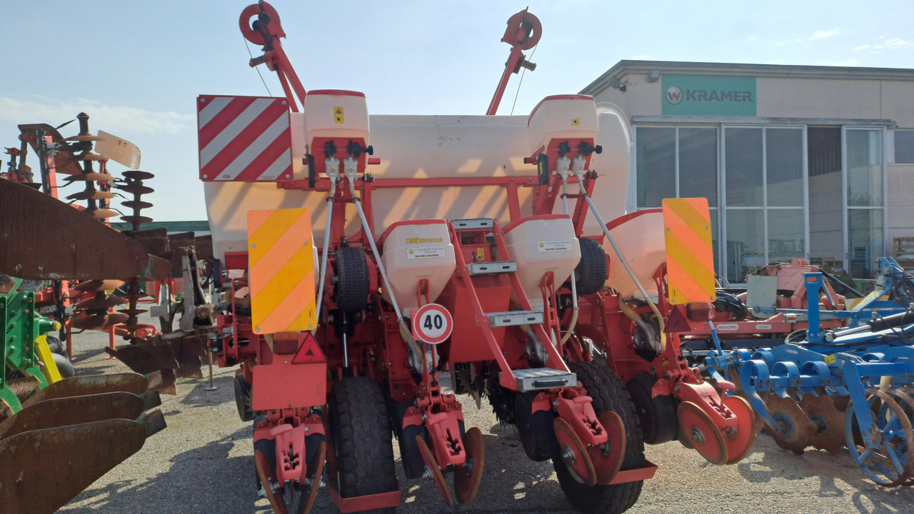 SEMINATRICE DI PRECISIONE GASPARDO RENATA 8 ROWS - Precision sowing machine: picture 4 SEMINATRICE DI PRECISIONE GASPARDO RENATA 8 ROWS - Precision sowing machine: picture 4