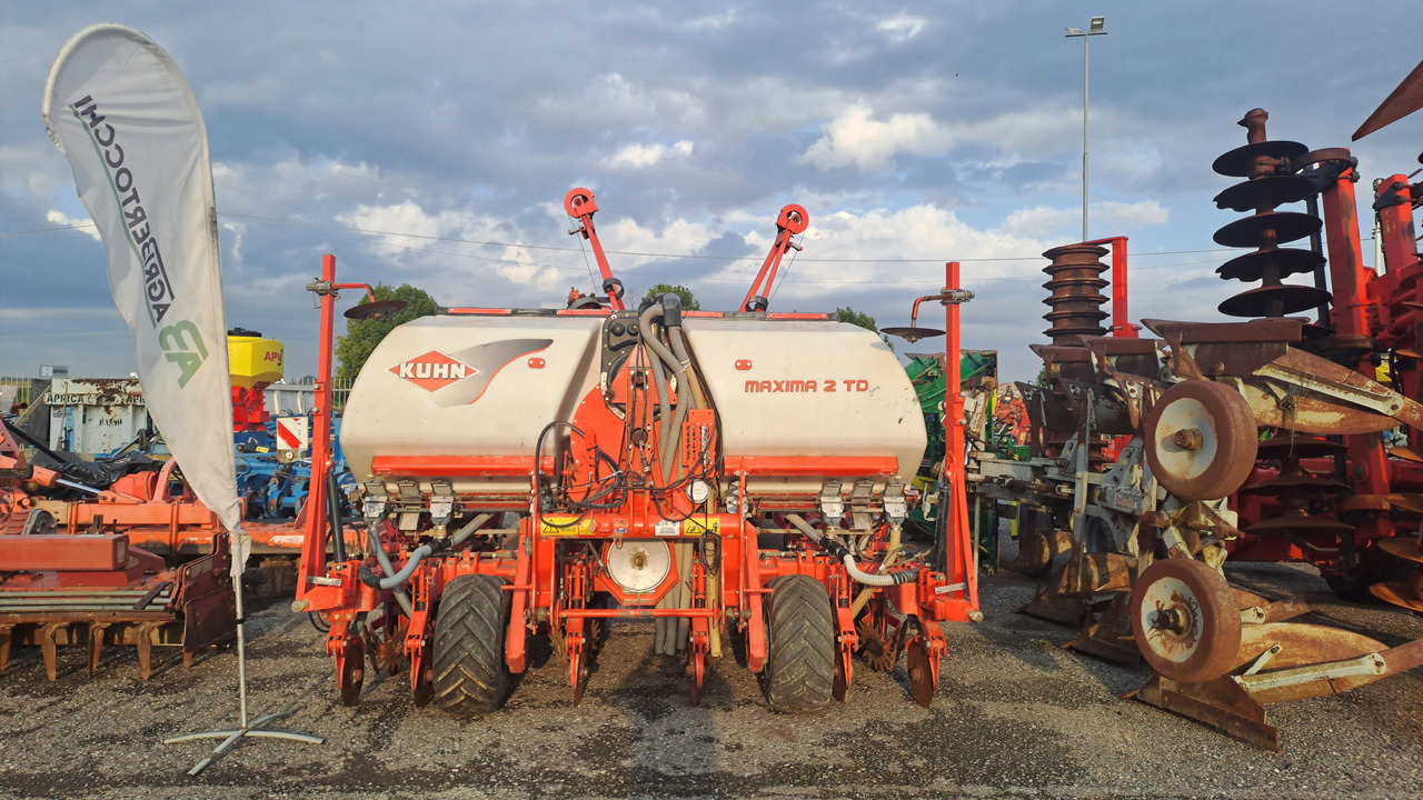 SEMINATRICE DI PRECISIONE KUHN MAXIMA 2 TD - Precision sowing machine: picture 2 SEMINATRICE DI PRECISIONE KUHN MAXIMA 2 TD - Precision sowing machine: picture 2