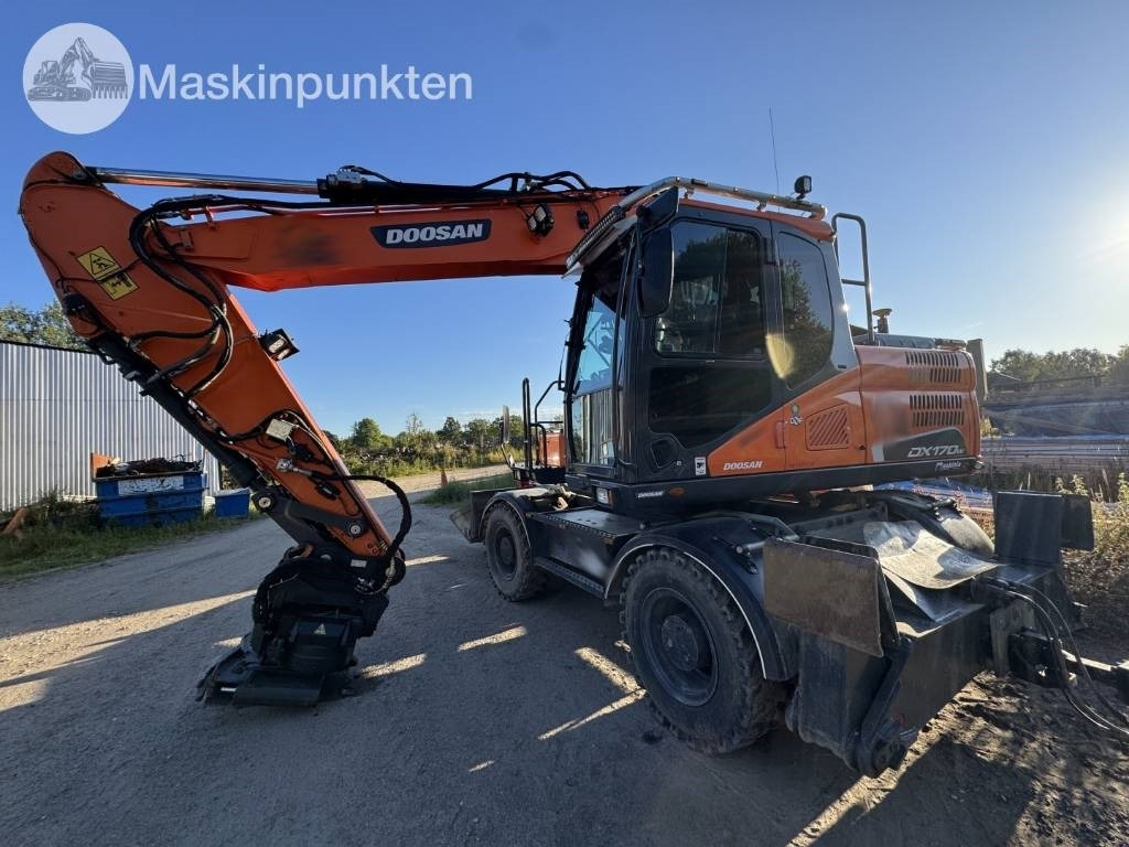 Doosan DX 170 W-5 + Tippvagn + Redskap  - Wheel excavator: picture 2 Doosan DX 170 W-5 + Tippvagn + Redskap  - Wheel excavator: picture 2