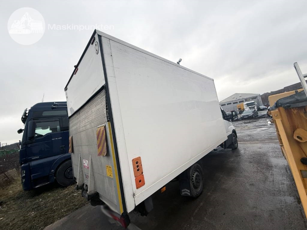 Iveco Daily 35 S16 - Refrigerated delivery van: picture 5 Iveco Daily 35 S16 - Refrigerated delivery van: picture 5