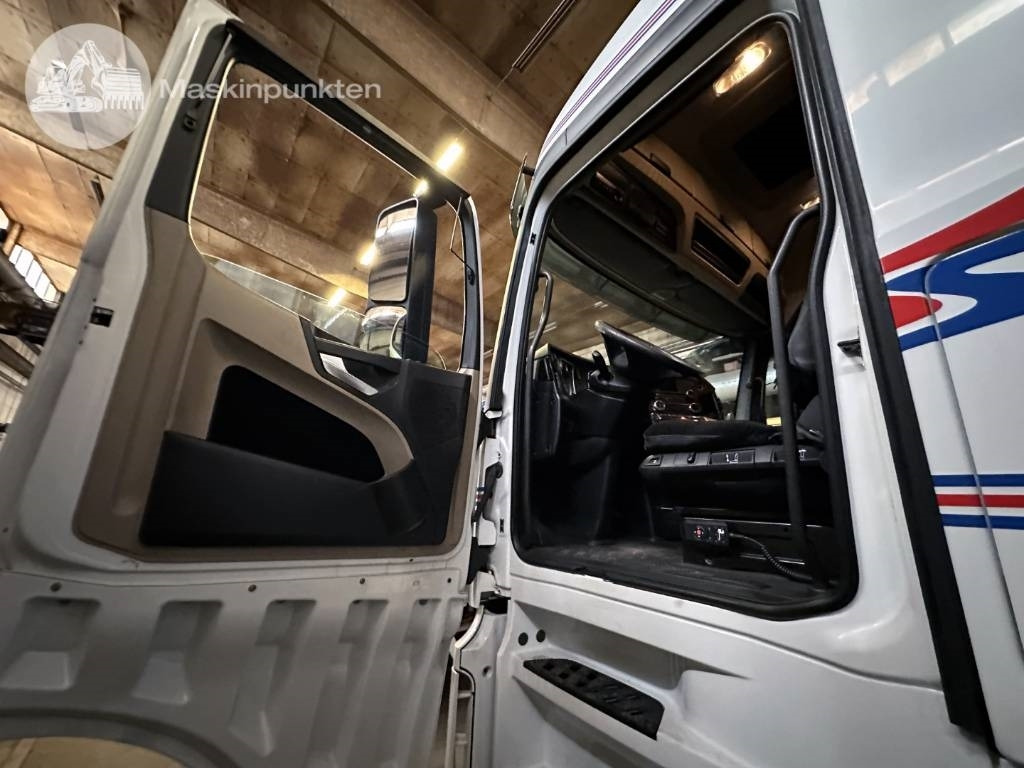Box truck Mercedes-Benz Actros 2545: picture 8