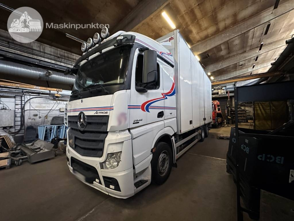 Mercedes-Benz Actros 2545 - Box truck: picture 1 Mercedes-Benz Actros 2545 - Box truck: picture 1