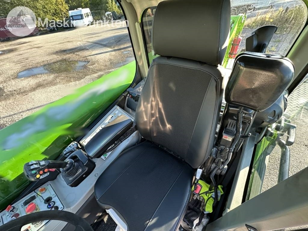 Telescopic handler Merlo Roto40.30 MCSS: picture 15