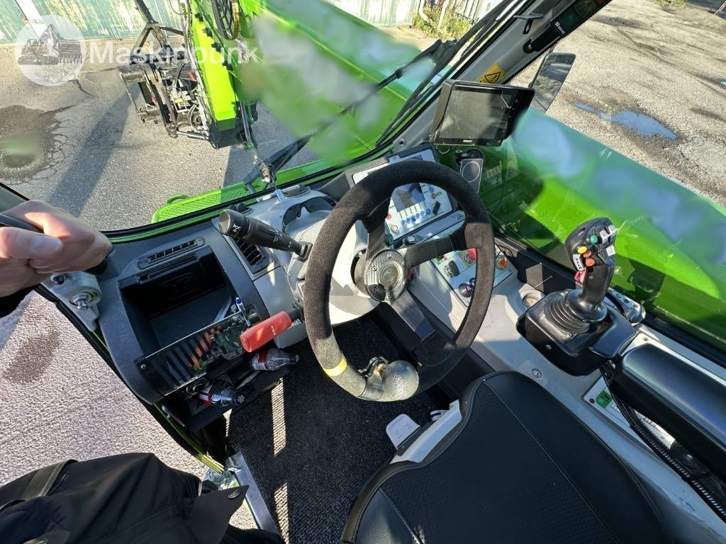 Telescopic handler Merlo Roto40.30 MCSS: picture 16