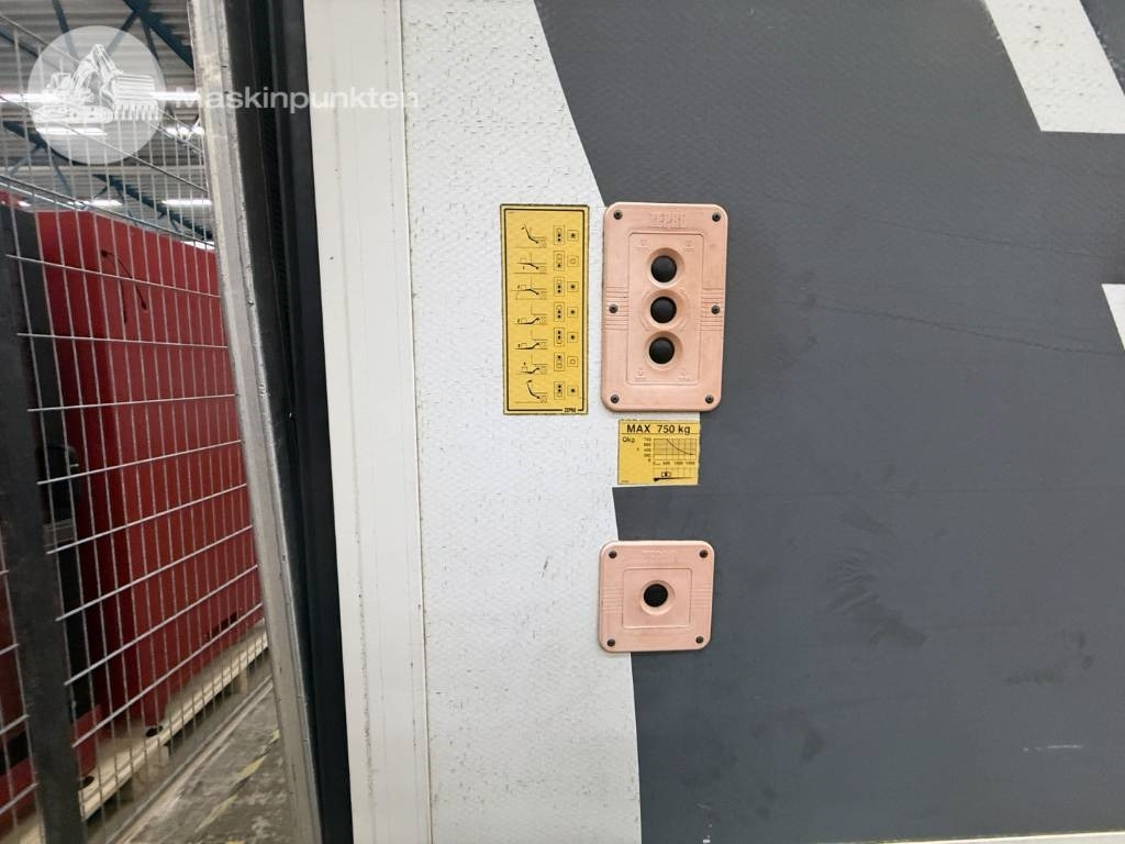 Closed box van Renault Master 150 DCI: picture 32