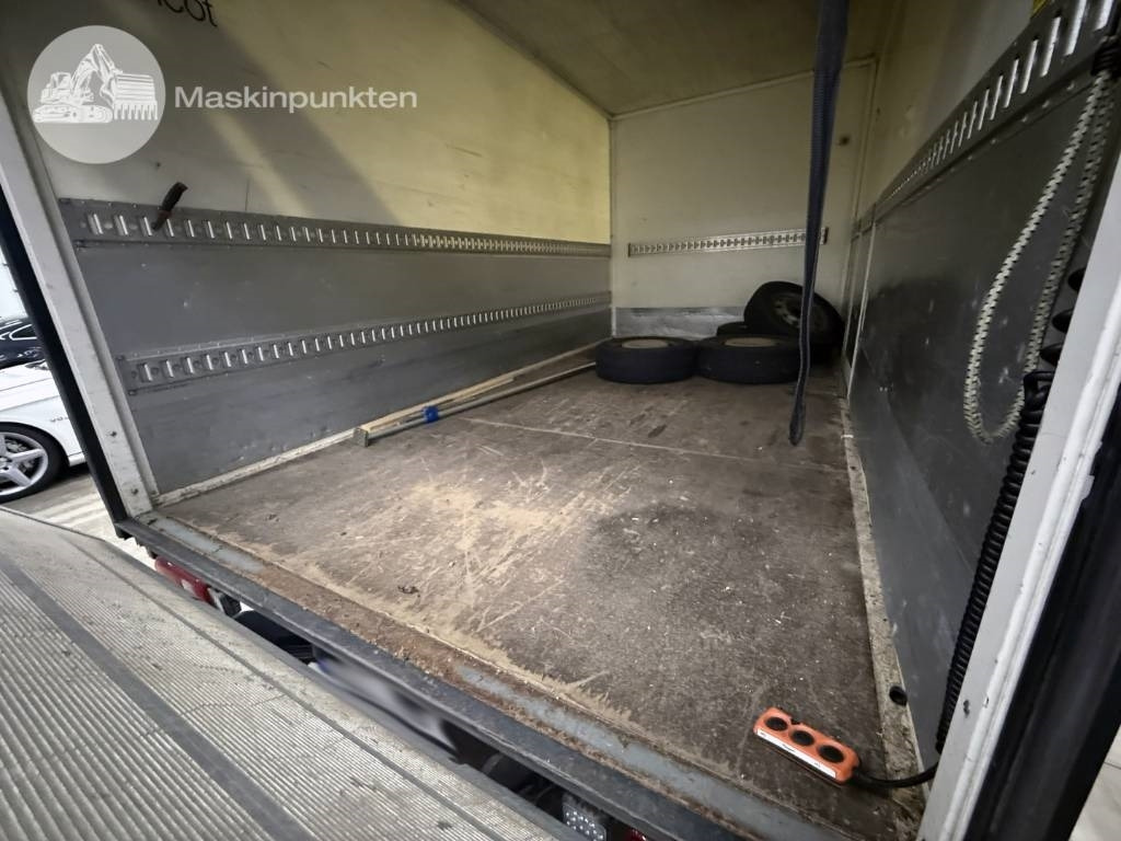 Closed box van Renault Master 150 DCI: picture 35