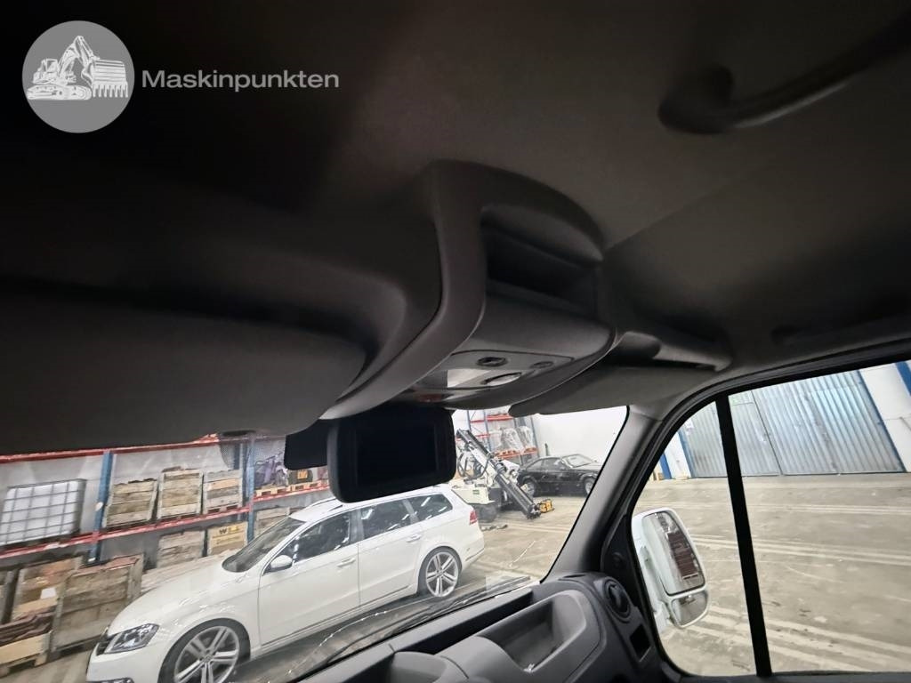 Closed box van Renault Master 150 DCI: picture 15
