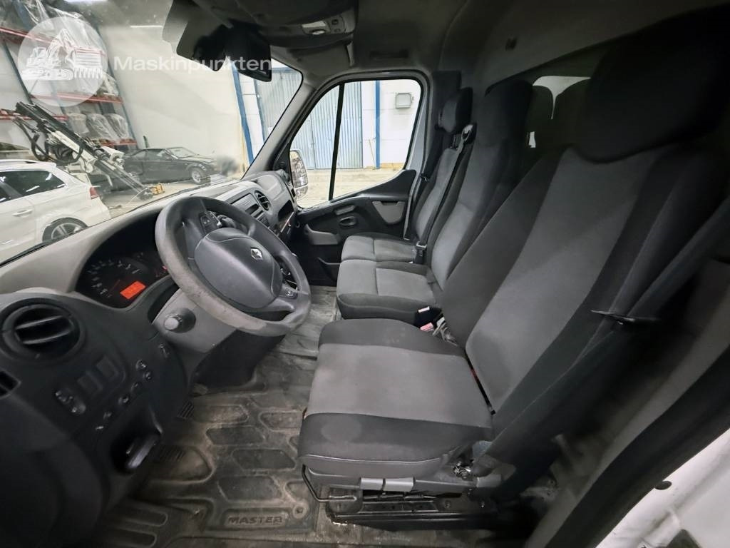 Closed box van Renault Master 150 DCI: picture 12