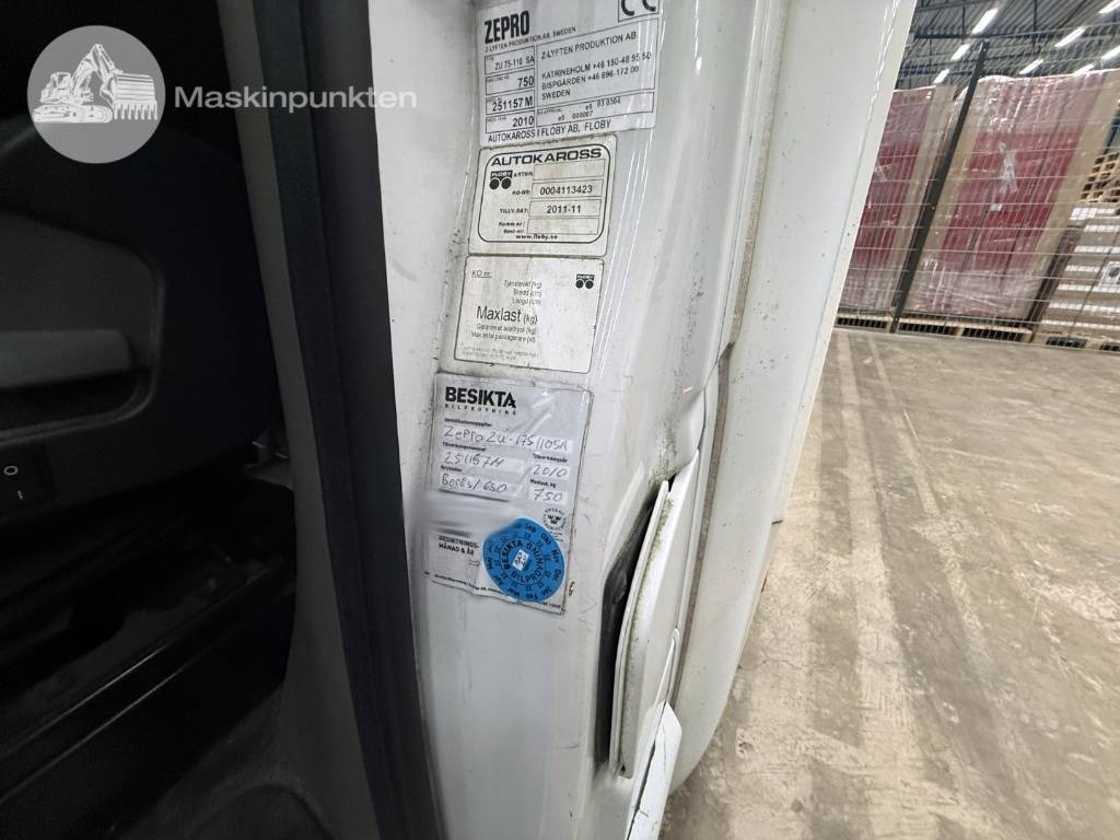 Closed box van Renault Master 150 DCI: picture 9