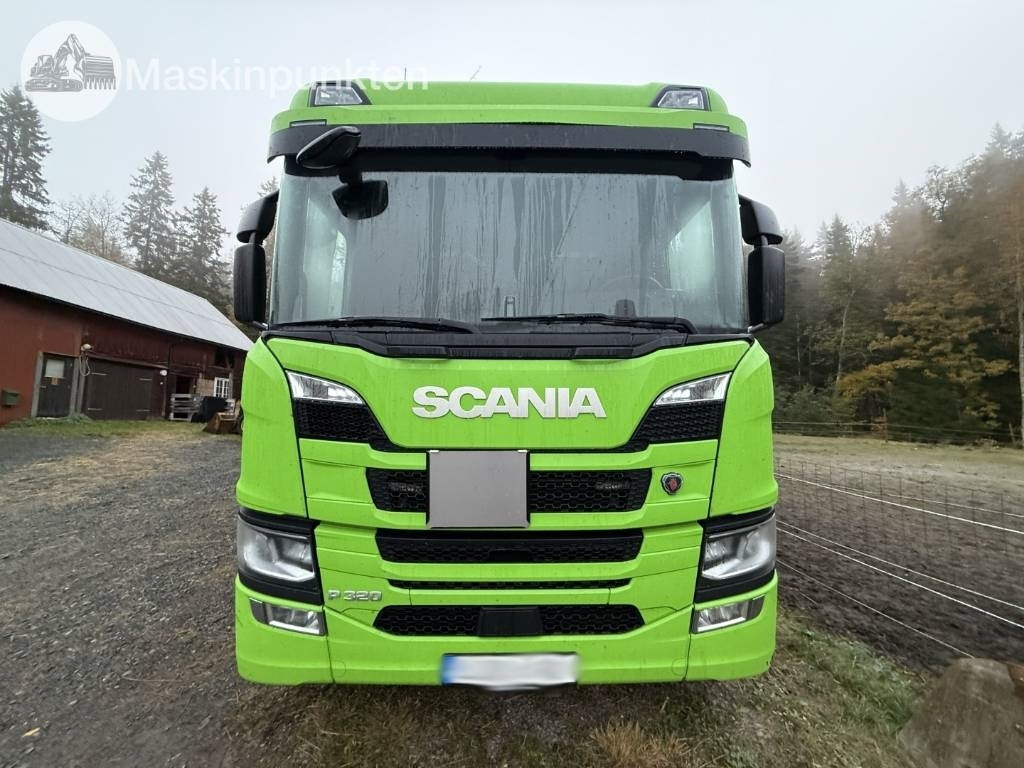 Scania P 320 - Box truck: picture 2 Scania P 320 - Box truck: picture 2