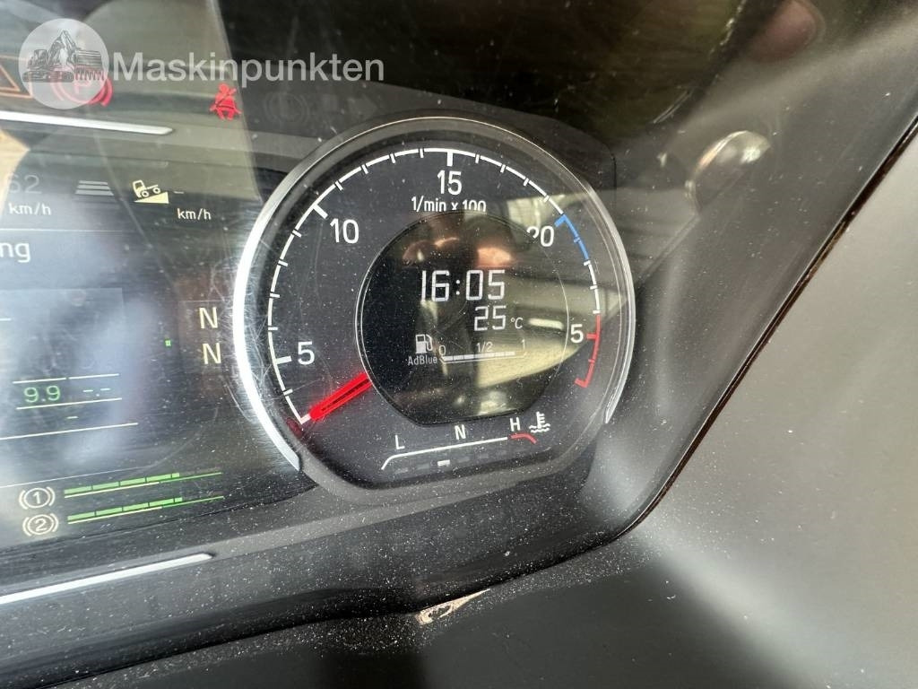 Refrigerator truck Scania R 450: picture 29