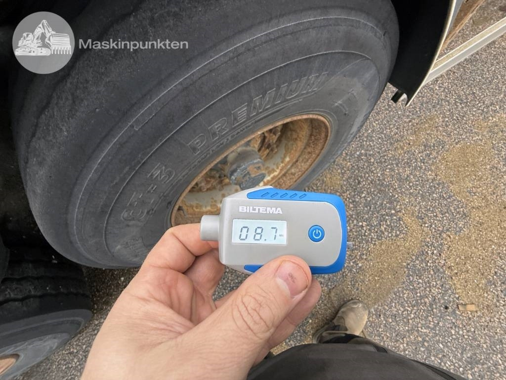 Container transporter/ Swap body semi-trailer Schweriner CS 40: picture 14