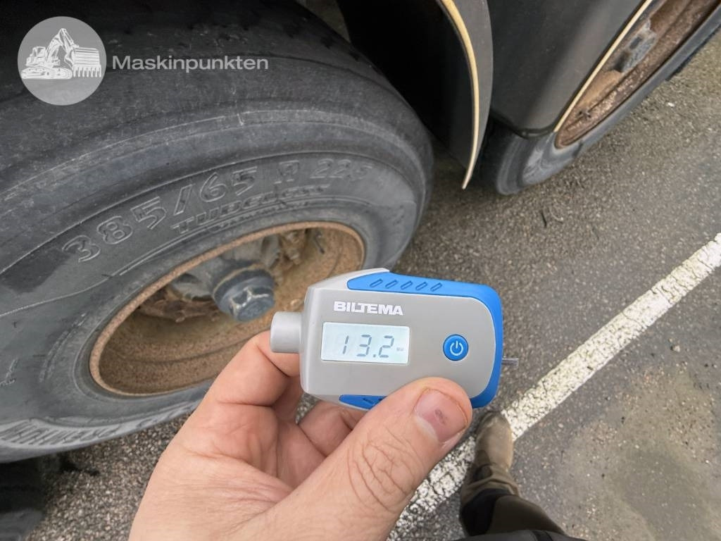 Container transporter/ Swap body semi-trailer Schweriner CS 40: picture 10