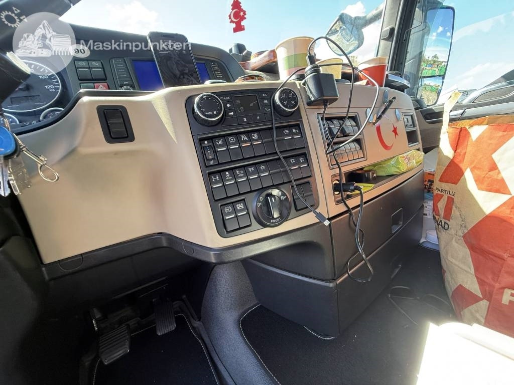Tractor unit MAN TGX 26.500 Puscher: picture 46