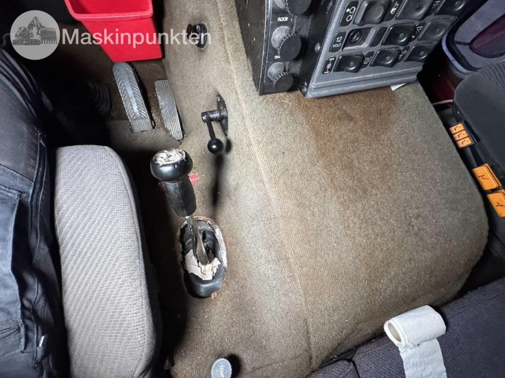 Tipper Volvo F 89-42: picture 46 Tipper Volvo F 89-42: picture 46