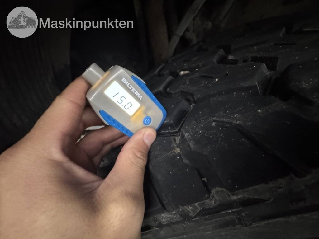 Volvo FH 8*4 Tridem lastväxlare - Hook lift truck: picture 5 Volvo FH 8*4 Tridem lastväxlare - Hook lift truck: picture 5