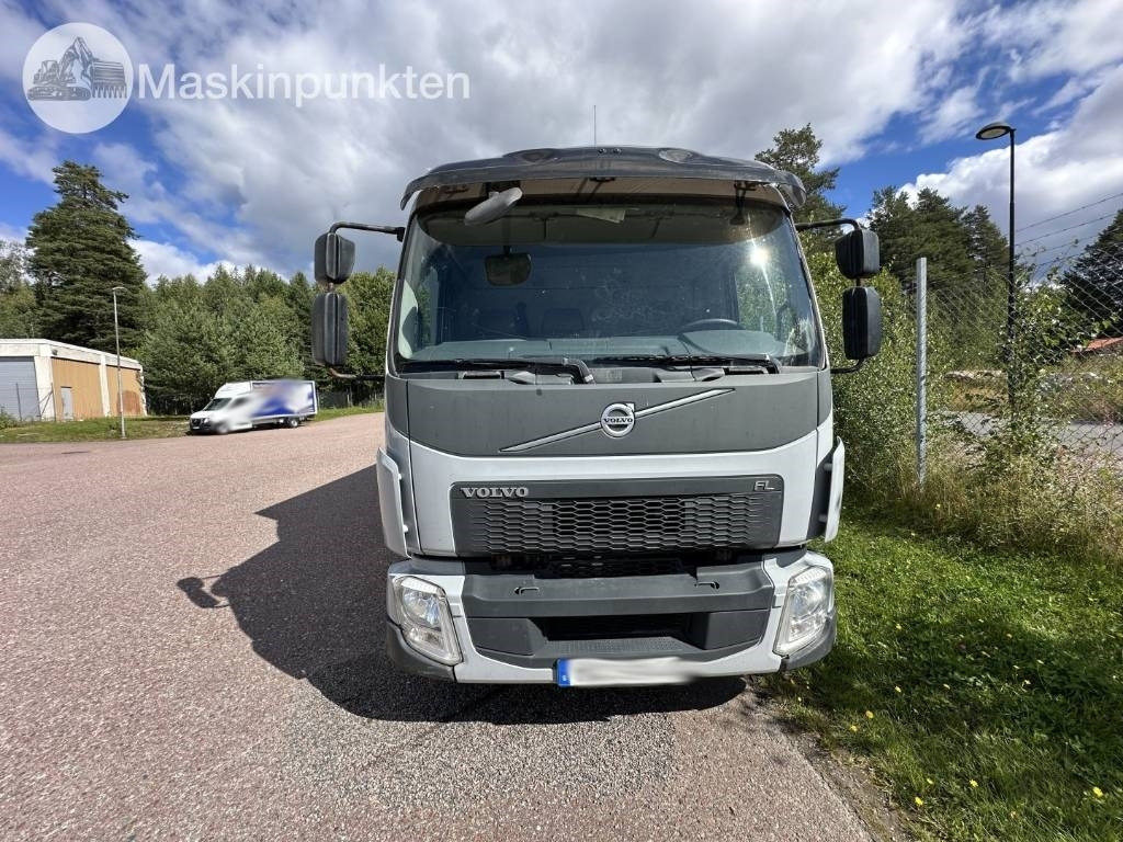 Volvo FL 240 - Box truck: picture 2 Volvo FL 240 - Box truck: picture 2