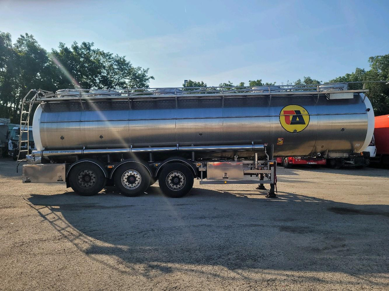 DIVERS SEMI CITERNE LAITI RE FX35DP - Milking equipment, Tanker semi-trailer: picture 3 DIVERS SEMI CITERNE LAITI RE FX35DP - Milking equipment, Tanker semi-trailer: picture 3