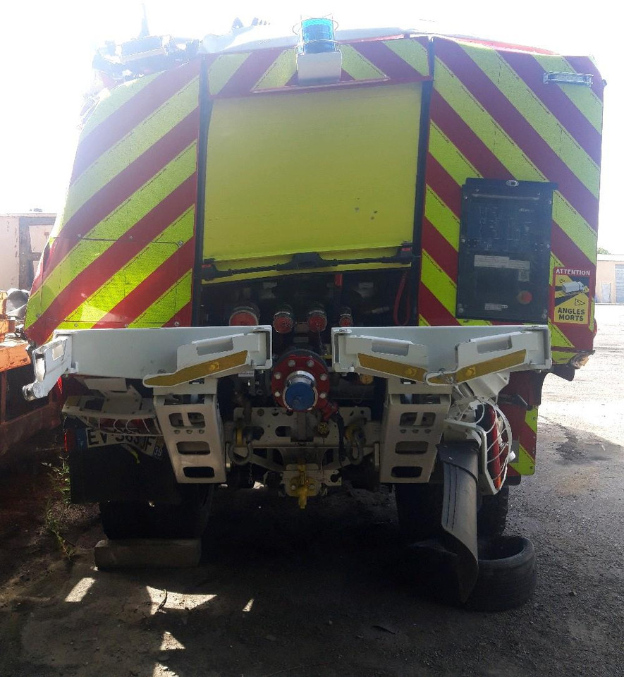 RENAULT D 4X4 TOUT-TERRAIN INCENDIE - Fire truck: picture 5 RENAULT D 4X4 TOUT-TERRAIN INCENDIE - Fire truck: picture 5