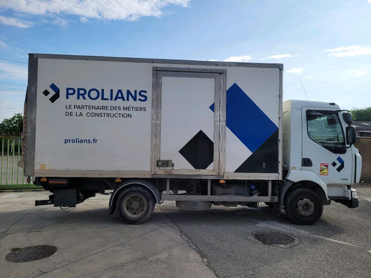 RENAULT MIDLUM 180 DXL - Box truck: picture 3 RENAULT MIDLUM 180 DXL - Box truck: picture 3