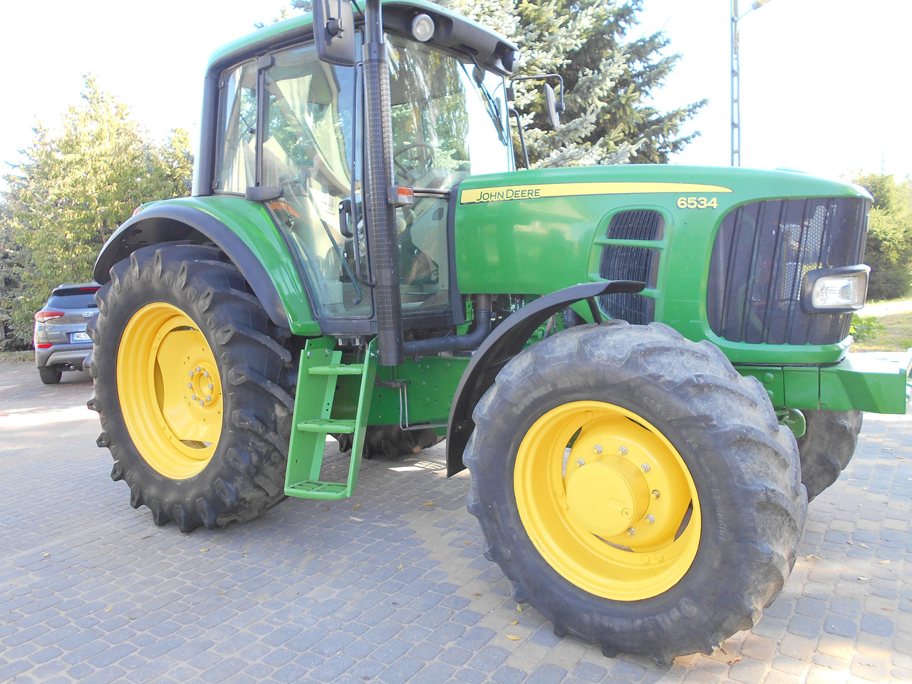 John Deer - Farm tractor: picture 3 John Deer - Farm tractor: picture 3