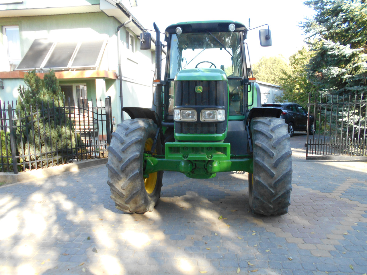 John Deer - Farm tractor: picture 2 John Deer - Farm tractor: picture 2
