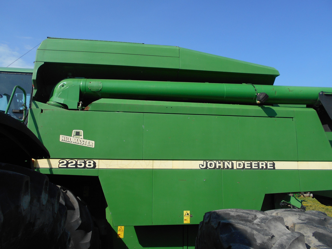 Kombajn do zboża John deer 2258 - Harvester: picture 1 Kombajn do zboża John deer 2258 - Harvester: picture 1