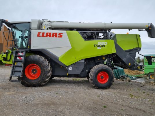 Claas TRION 530 - Combine harvester: picture 1 Claas TRION 530 - Combine harvester: picture 1