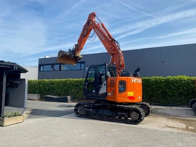 Hitachi 135US-6 - Crawler excavator: picture 3 Hitachi 135US-6 - Crawler excavator: picture 3