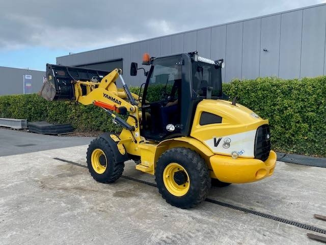 Yanmar V 8  - Wheel loader: picture 1 Yanmar V 8  - Wheel loader: picture 1