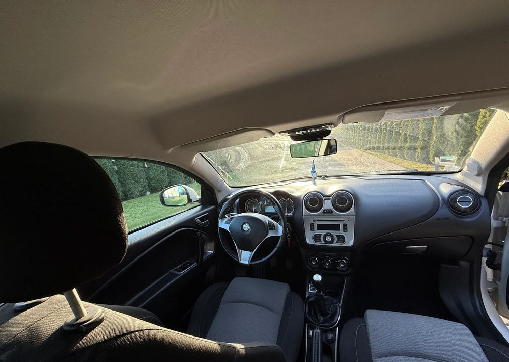 Car Alfa Romeo Mito: picture 10