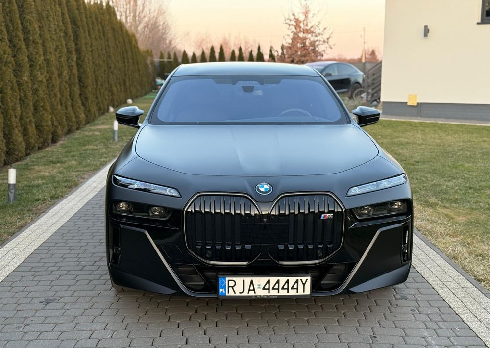 BMW Seria 7 M760e PHEV xDrive sport - Sedan: picture 3 BMW Seria 7 M760e PHEV xDrive sport - Sedan: picture 3