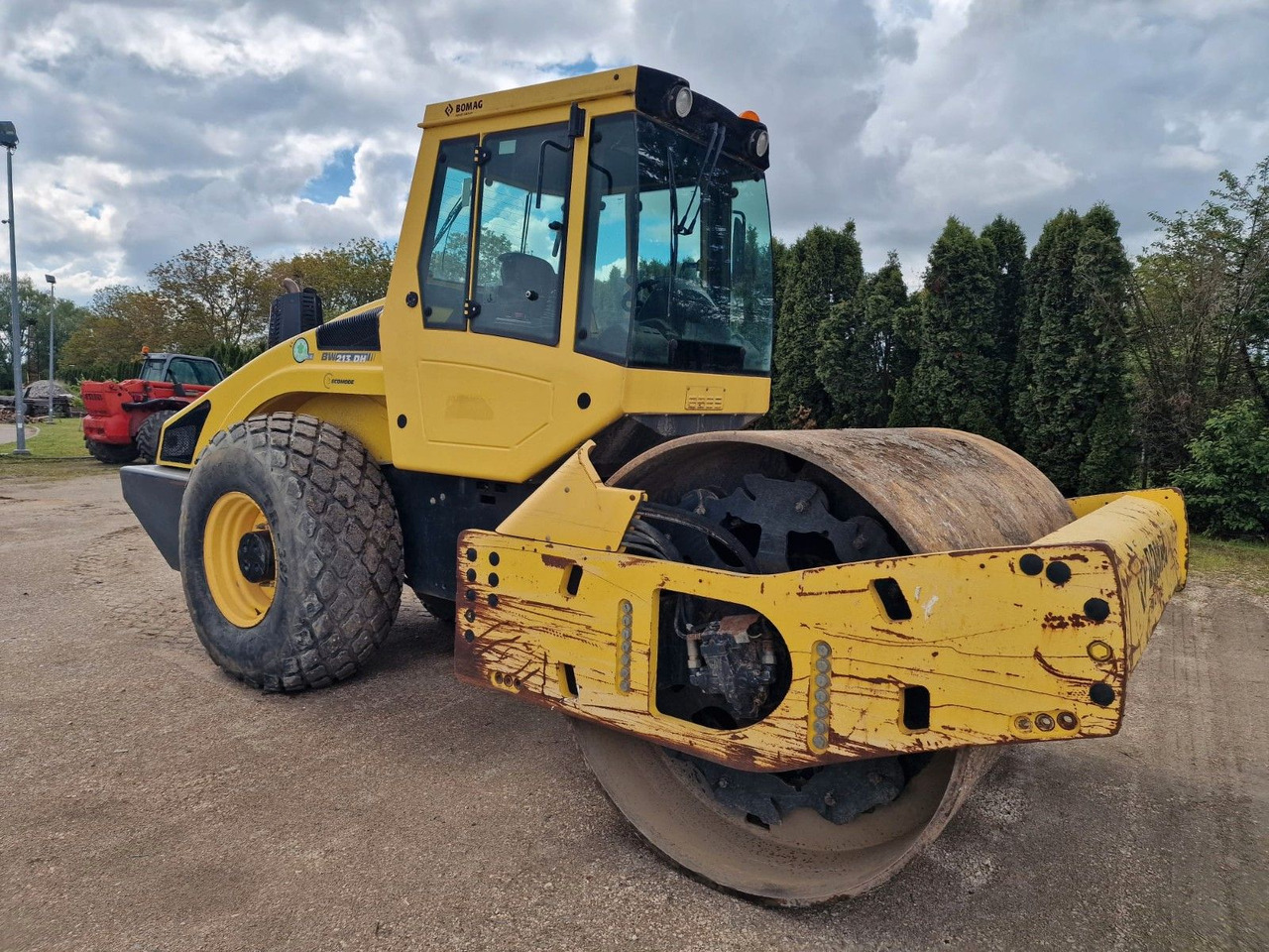 BOMAG Bw 213 DH-4 - Compactor: picture 2 BOMAG Bw 213 DH-4 - Compactor: picture 2