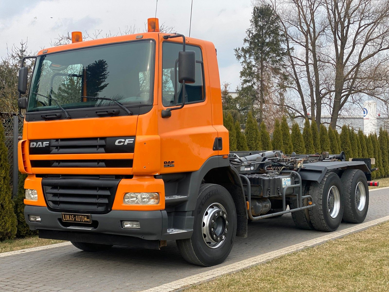 DAF CF 85.340 6X4 MANUAL GEARBOX - Hook lift truck: picture 1 DAF CF 85.340 6X4 MANUAL GEARBOX - Hook lift truck: picture 1