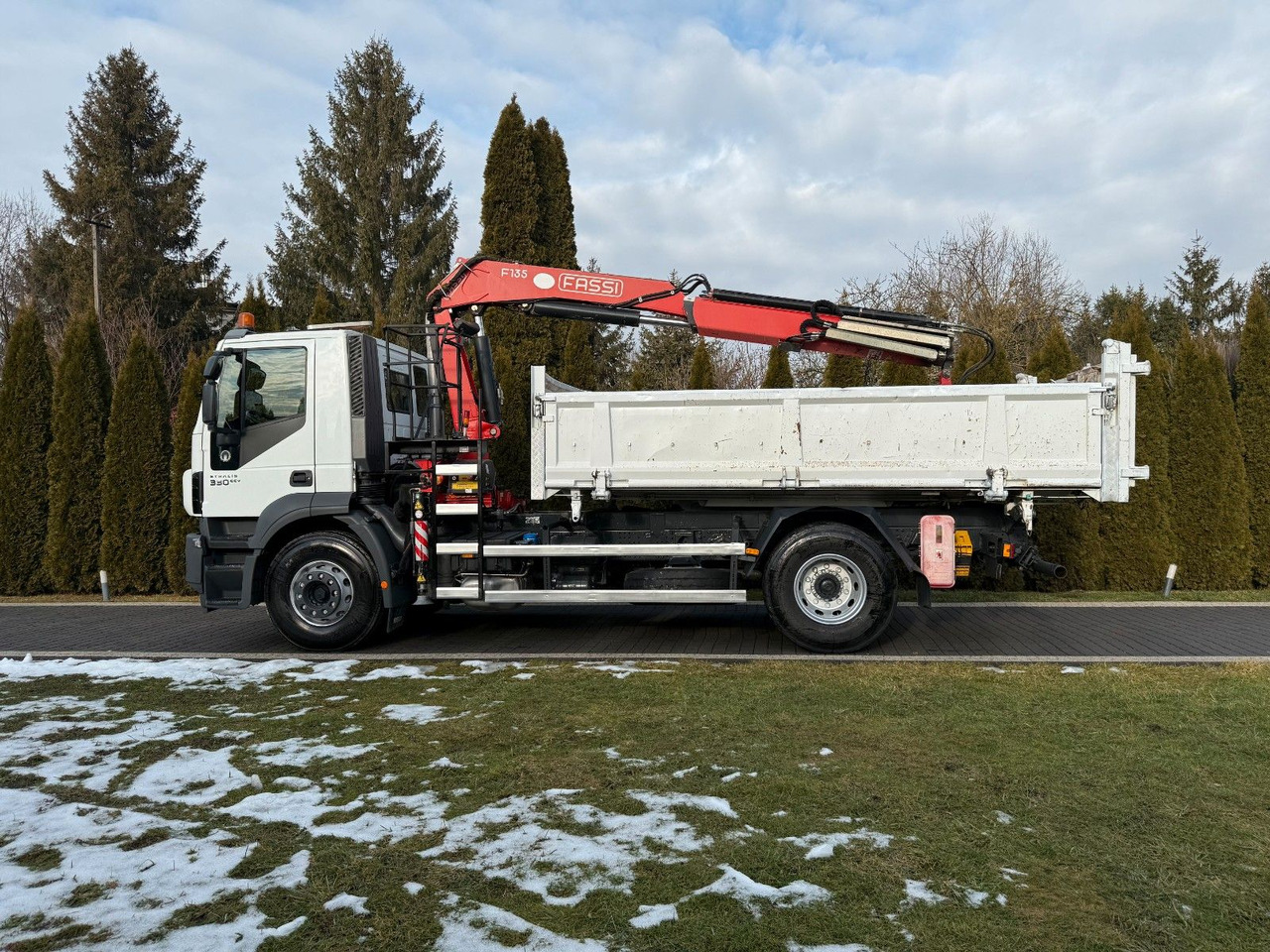 Iveco STRALIS 330 / 4x2/ TIPPER /FASSI F135 - Crane truck: picture 5 Iveco STRALIS 330 / 4x2/ TIPPER /FASSI F135 - Crane truck: picture 5