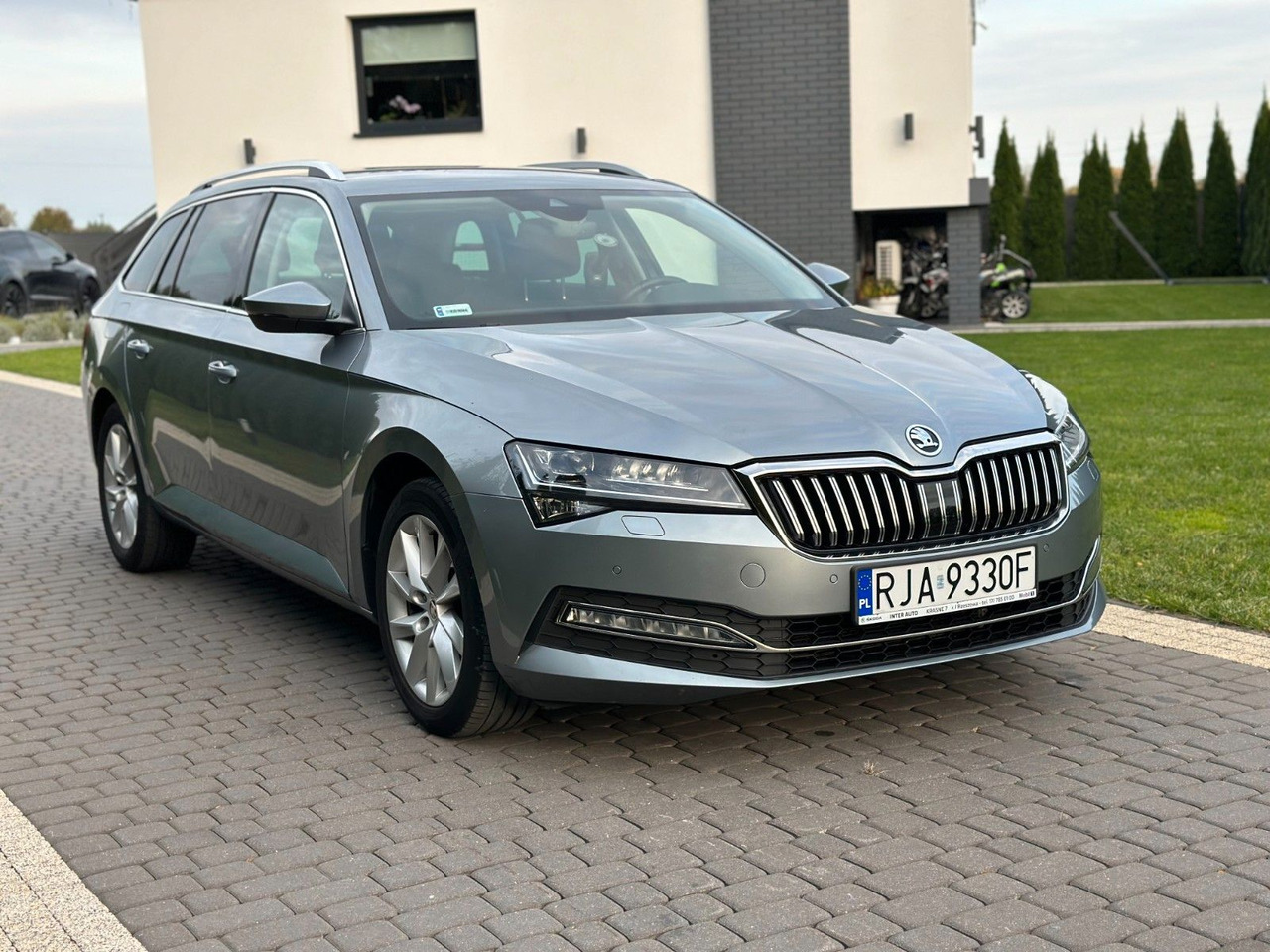 Skoda Superb 2.0 TDI SCR 147kW DSG STYLE COMBI - Car: picture 3 Skoda Superb 2.0 TDI SCR 147kW DSG STYLE COMBI - Car: picture 3