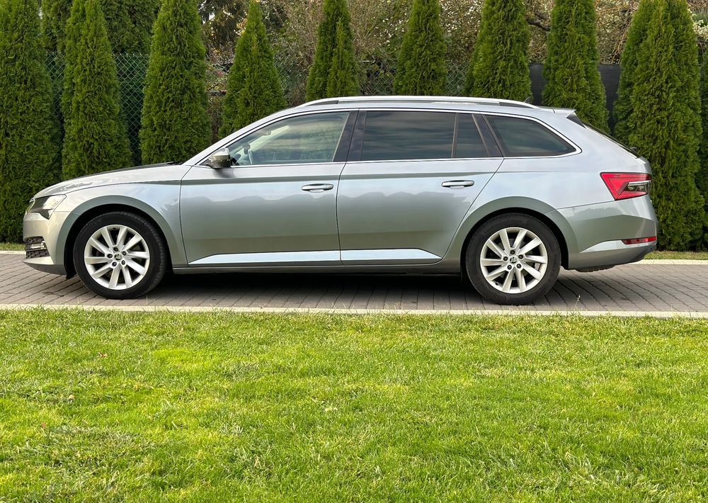 Skoda Superb 2.0 TDI SCR Style DSG - Estate car: picture 4 Skoda Superb 2.0 TDI SCR Style DSG - Estate car: picture 4