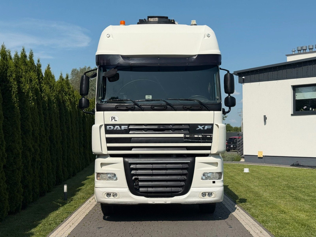 DAF XF 105 460 MANUAL PARK COOL - Tractor unit: picture 2 DAF XF 105 460 MANUAL PARK COOL - Tractor unit: picture 2