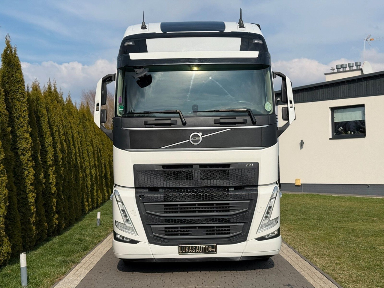 Volvo FH 460 XL PARK COOL TV - Tractor unit: picture 3 Volvo FH 460 XL PARK COOL TV - Tractor unit: picture 3