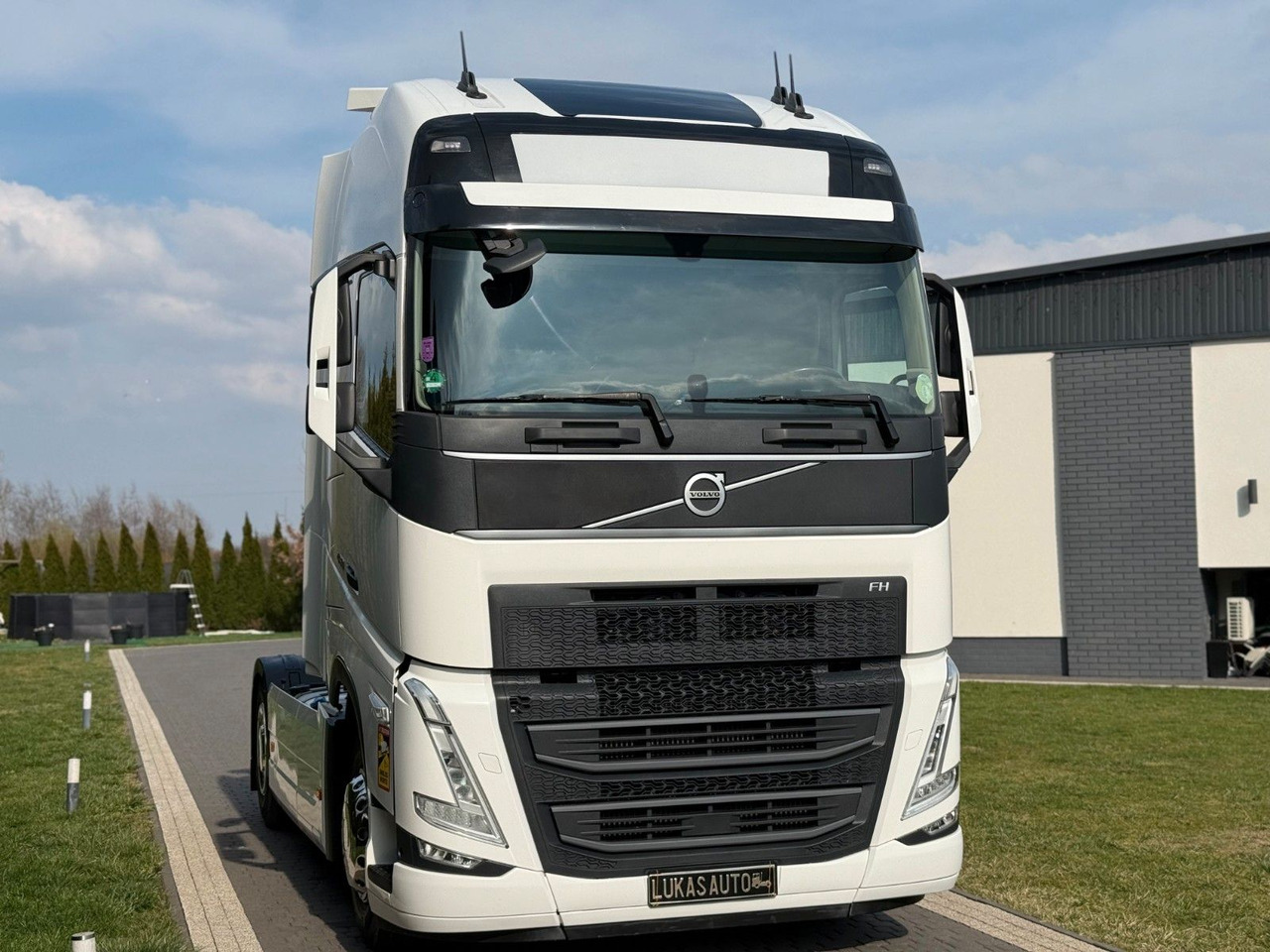 Volvo FH 460 XL PARK COOL TV - Tractor unit: picture 4 Volvo FH 460 XL PARK COOL TV - Tractor unit: picture 4